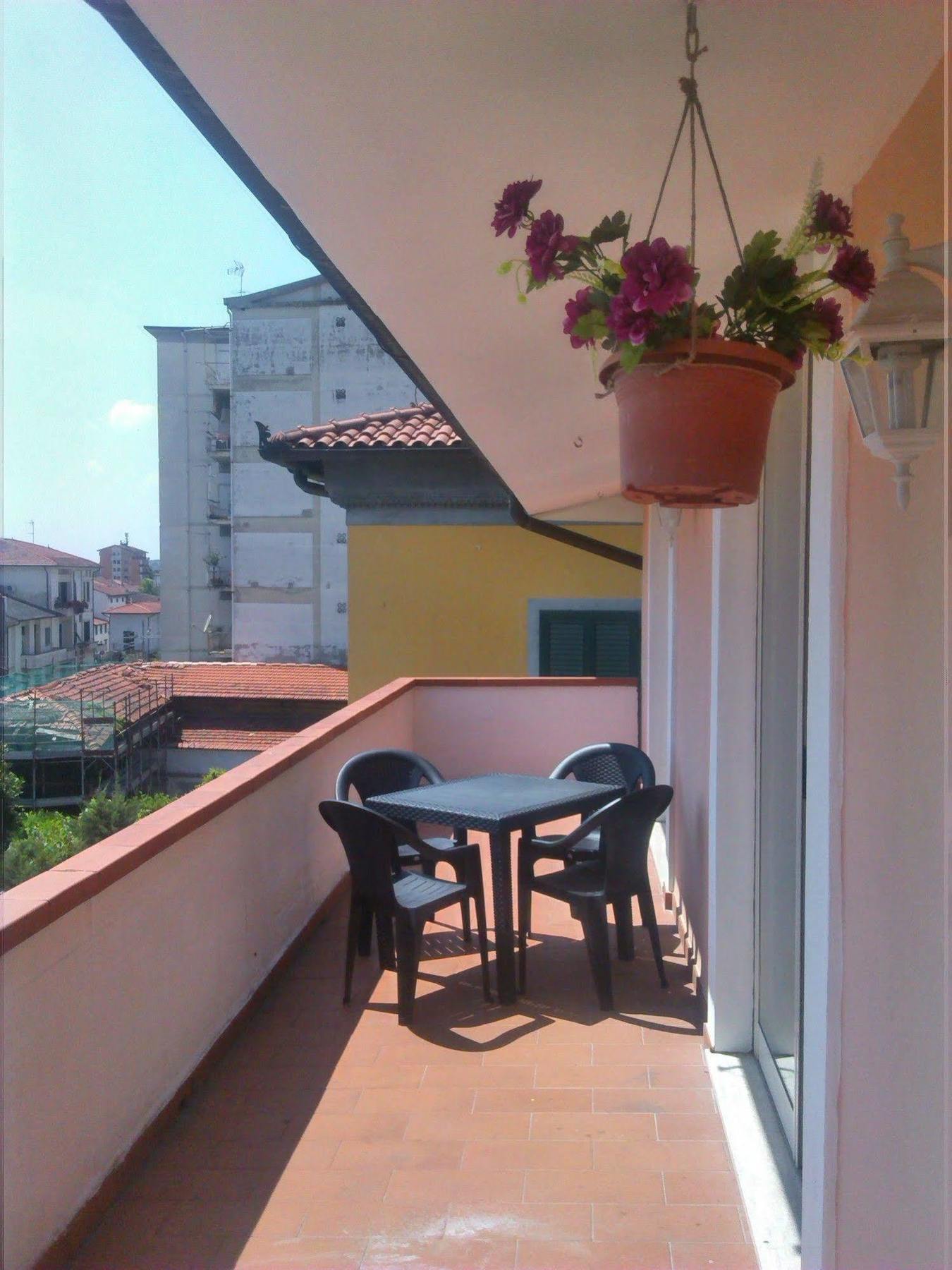 Holiday Matteotti Montecatini Terme Exterior foto